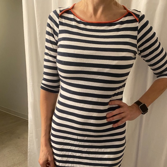 3 Dots Dress - Picture 2 of 3